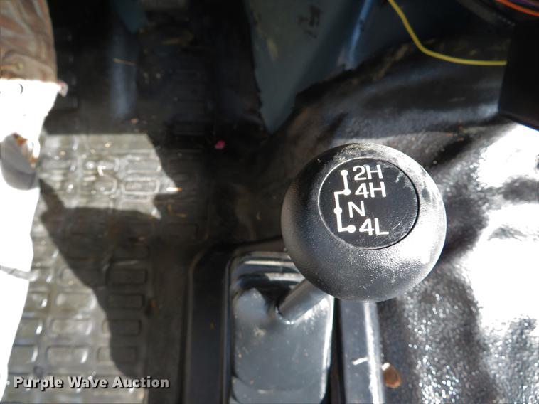 image for item DE8125 2008 Ford F350 Super Duty XL Crew Cab utility bed pickup truck