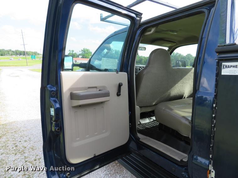 image for item DE8125 2008 Ford F350 Super Duty XL Crew Cab utility bed pickup truck