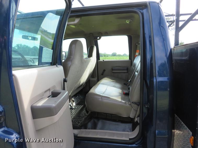 image for item DE8125 2008 Ford F350 Super Duty XL Crew Cab utility bed pickup truck
