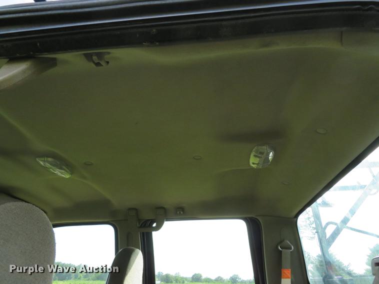 image for item DE8125 2008 Ford F350 Super Duty XL Crew Cab utility bed pickup truck