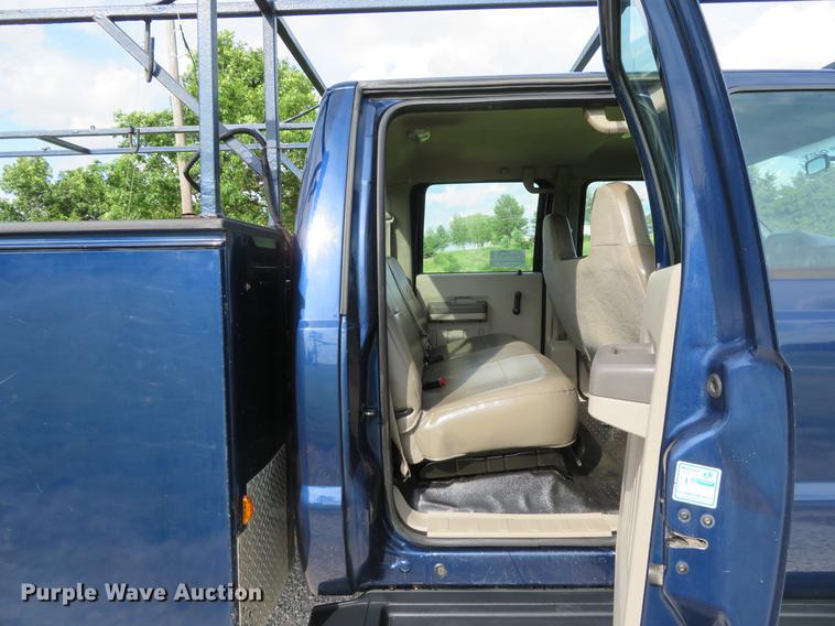 image for item DE8125 2008 Ford F350 Super Duty XL Crew Cab utility bed pickup truck