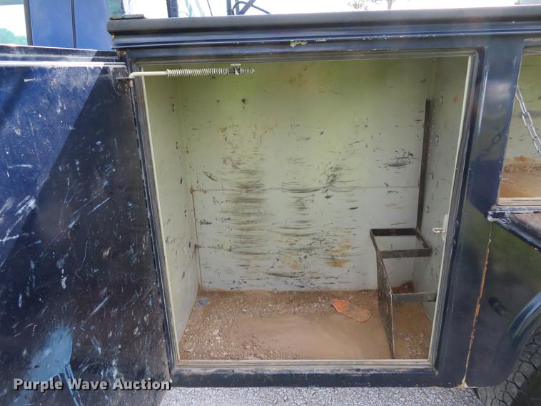 image for item DE8125 2008 Ford F350 Super Duty XL Crew Cab utility bed pickup truck