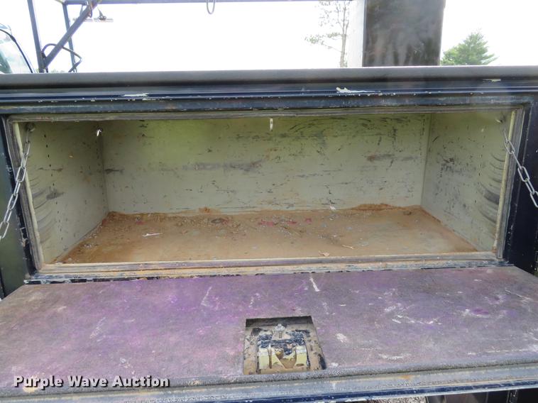 image for item DE8125 2008 Ford F350 Super Duty XL Crew Cab utility bed pickup truck