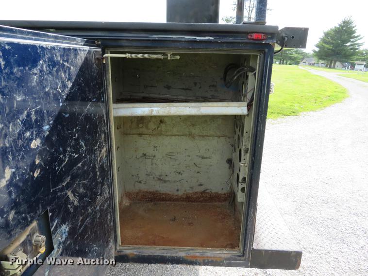 image for item DE8125 2008 Ford F350 Super Duty XL Crew Cab utility bed pickup truck