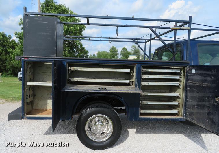 image for item DE8125 2008 Ford F350 Super Duty XL Crew Cab utility bed pickup truck