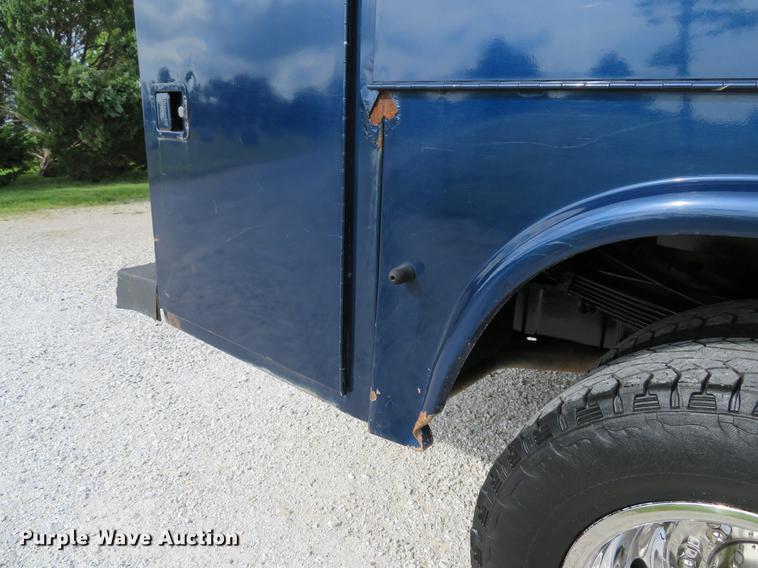 image for item DE8125 2008 Ford F350 Super Duty XL Crew Cab utility bed pickup truck