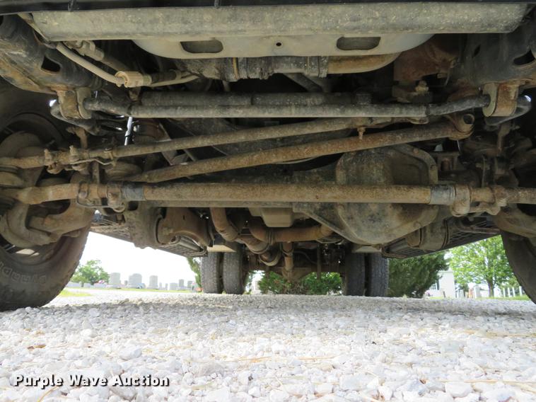 image for item DE8125 2008 Ford F350 Super Duty XL Crew Cab utility bed pickup truck