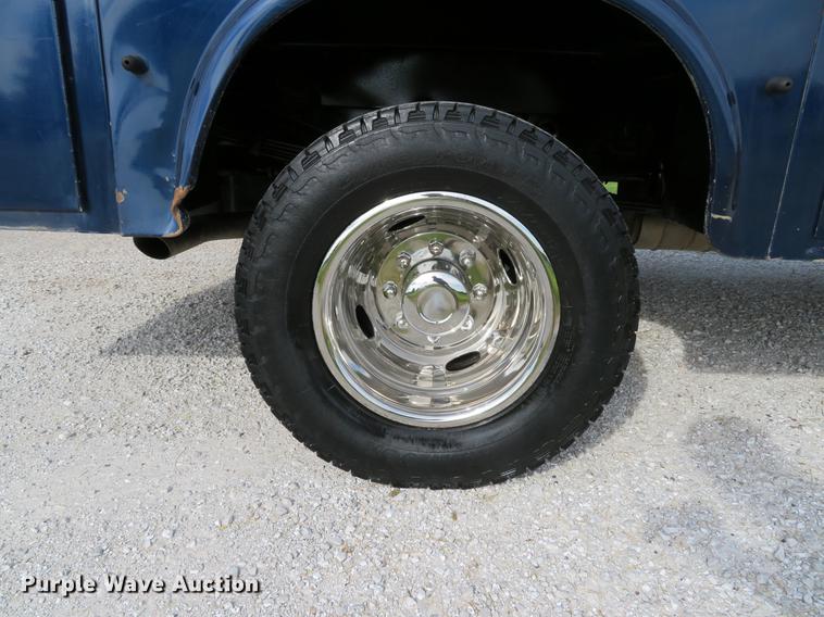 image for item DE8125 2008 Ford F350 Super Duty XL Crew Cab utility bed pickup truck