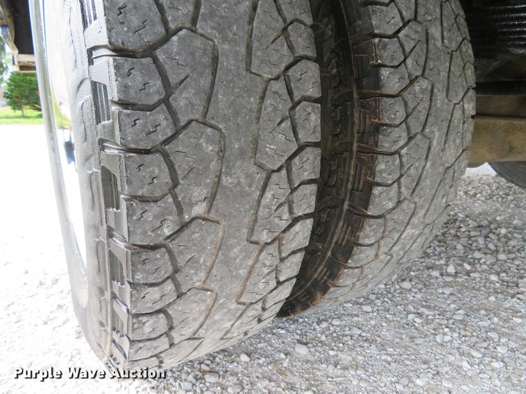 image for item DE8125 2008 Ford F350 Super Duty XL Crew Cab utility bed pickup truck