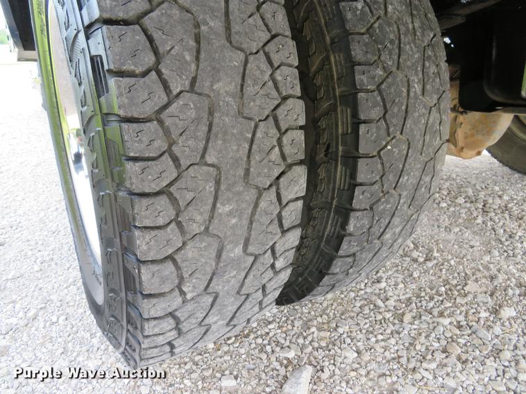 image for item DE8125 2008 Ford F350 Super Duty XL Crew Cab utility bed pickup truck