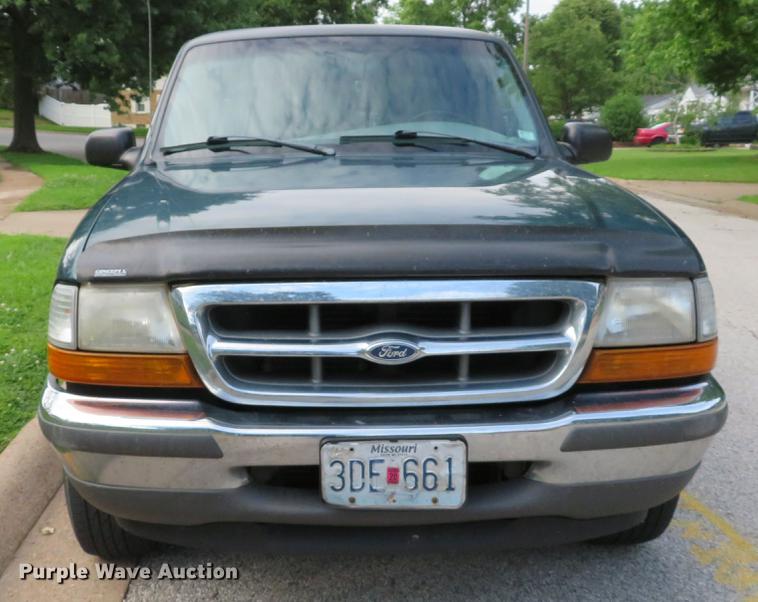 image for item DE8126 1998 Ford Ranger XLT SuperCab pickup truck