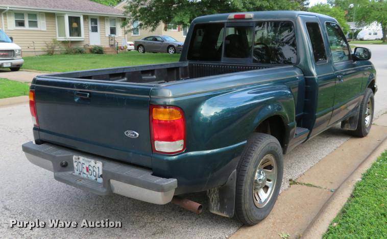 image for item DE8126 1998 Ford Ranger XLT SuperCab pickup truck