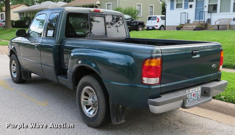 image for item DE8126 1998 Ford Ranger XLT SuperCab pickup truck