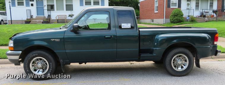 image for item DE8126 1998 Ford Ranger XLT SuperCab pickup truck
