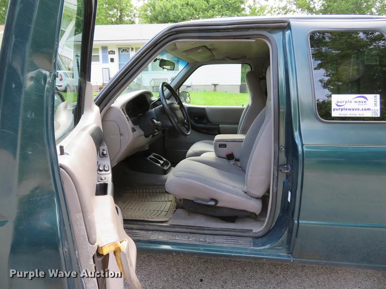 image for item DE8126 1998 Ford Ranger XLT SuperCab pickup truck