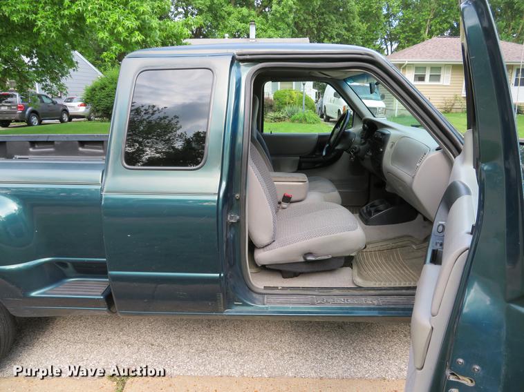 image for item DE8126 1998 Ford Ranger XLT SuperCab pickup truck