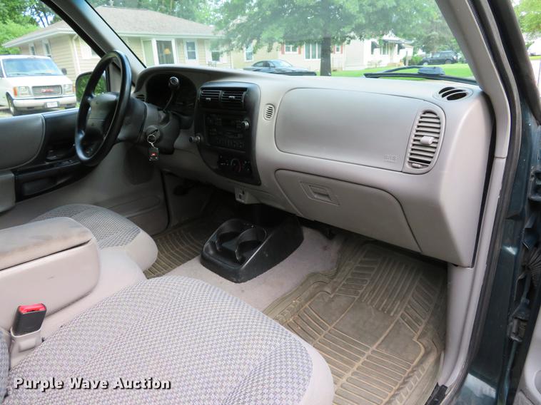 image for item DE8126 1998 Ford Ranger XLT SuperCab pickup truck