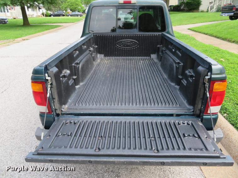 image for item DE8126 1998 Ford Ranger XLT SuperCab pickup truck