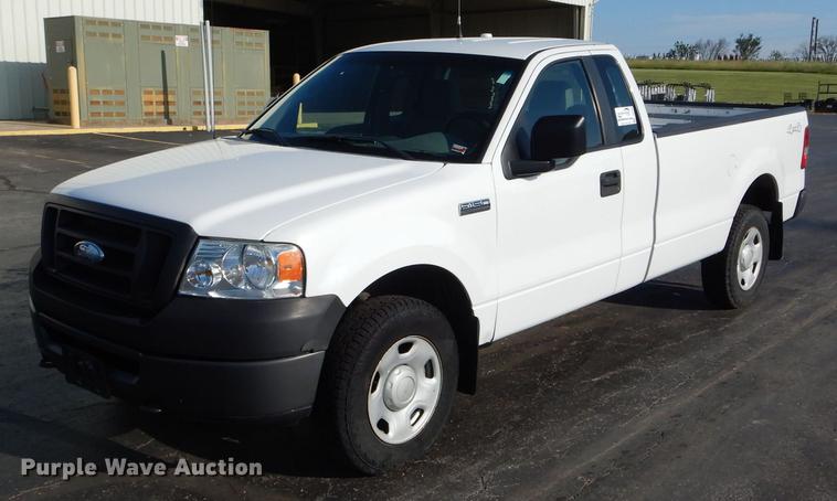 image for item DE8445 2008 Ford F150 XL pickup truck