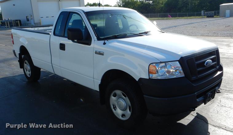image for item DE8445 2008 Ford F150 XL pickup truck