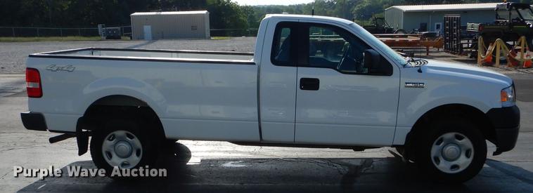 image for item DE8445 2008 Ford F150 XL pickup truck