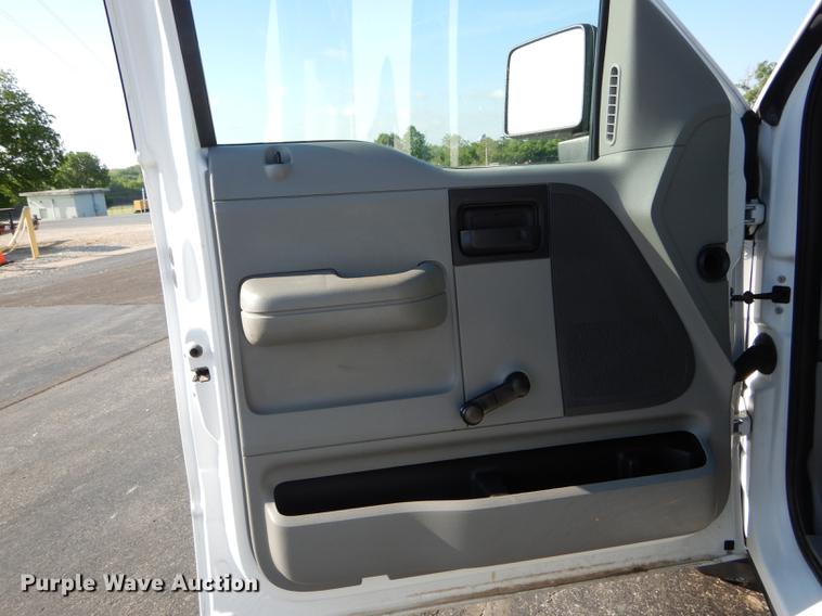 image for item DE8445 2008 Ford F150 XL pickup truck