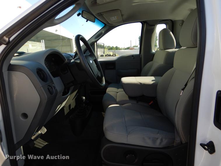 image for item DE8445 2008 Ford F150 XL pickup truck