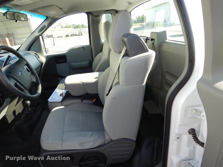 image for item DE8445 2008 Ford F150 XL pickup truck