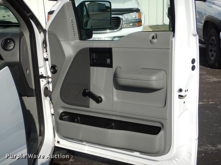 image for item DE8445 2008 Ford F150 XL pickup truck