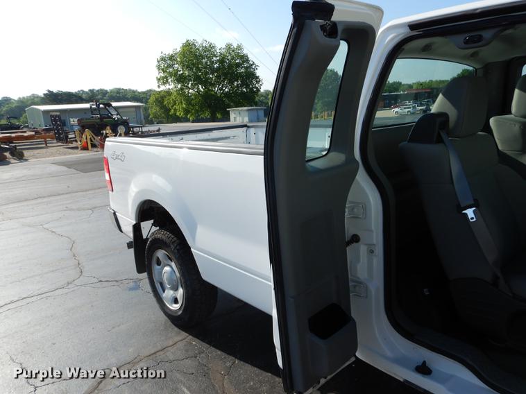 image for item DE8445 2008 Ford F150 XL pickup truck