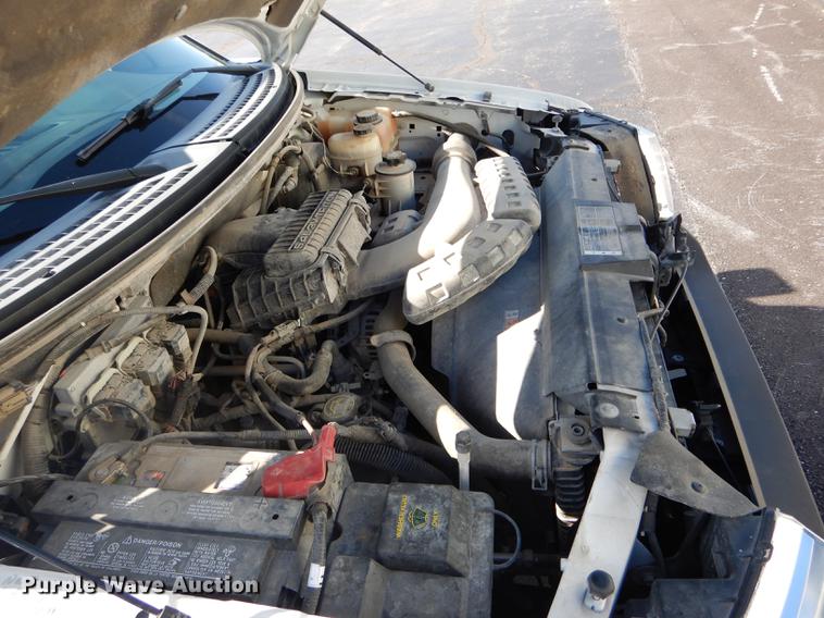 image for item DE8445 2008 Ford F150 XL pickup truck