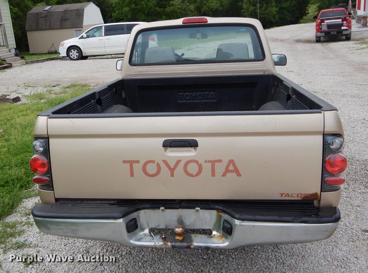 image for item DE8448 1997 Toyota Tacoma pickup truck