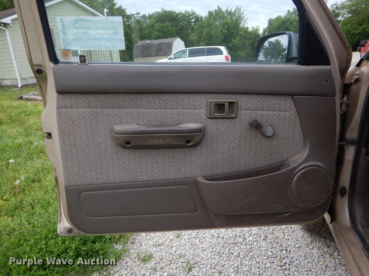 image for item DE8448 1997 Toyota Tacoma pickup truck