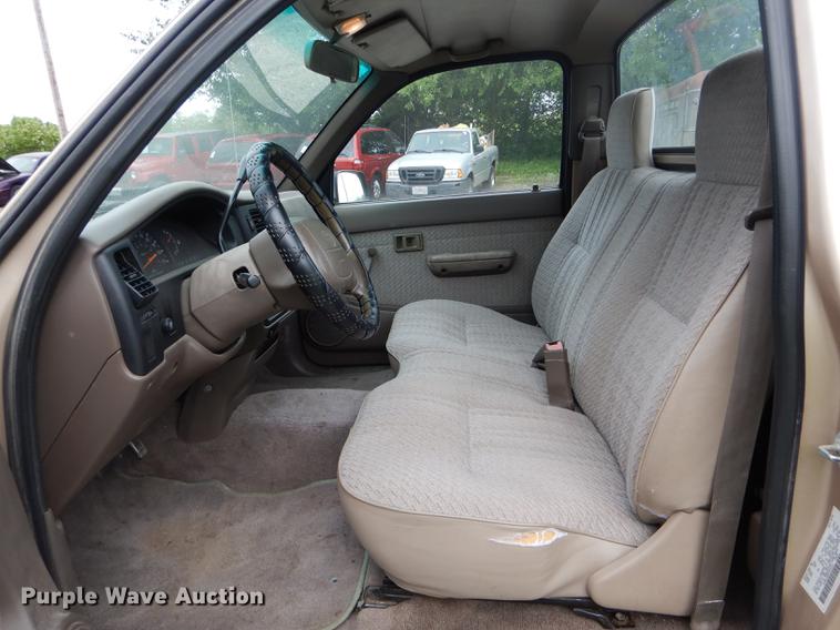 image for item DE8448 1997 Toyota Tacoma pickup truck