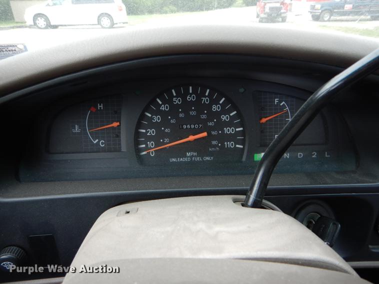 image for item DE8448 1997 Toyota Tacoma pickup truck