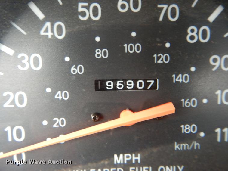 image for item DE8448 1997 Toyota Tacoma pickup truck