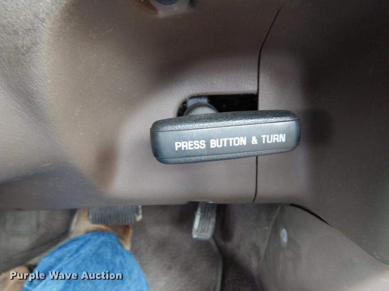 image for item DE8448 1997 Toyota Tacoma pickup truck