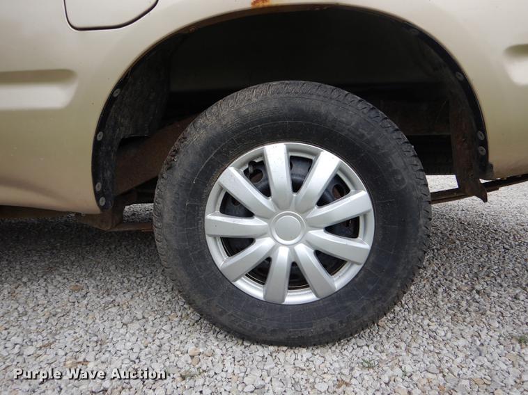 image for item DE8448 1997 Toyota Tacoma pickup truck