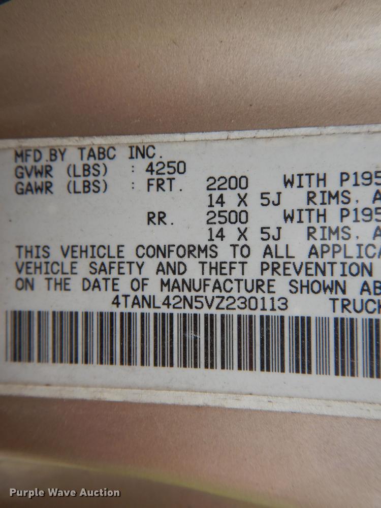 image for item DE8448 1997 Toyota Tacoma pickup truck