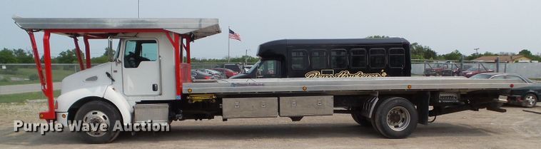 image for item DF0771 2006 Kenworth T300 rollback truck