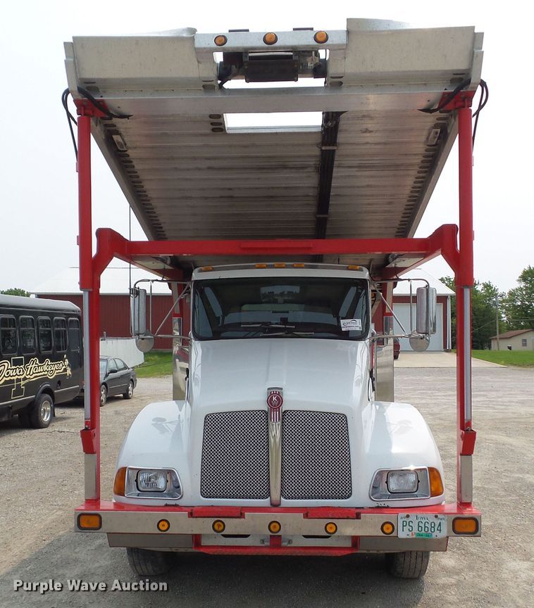 image for item DF0771 2006 Kenworth T300 rollback truck