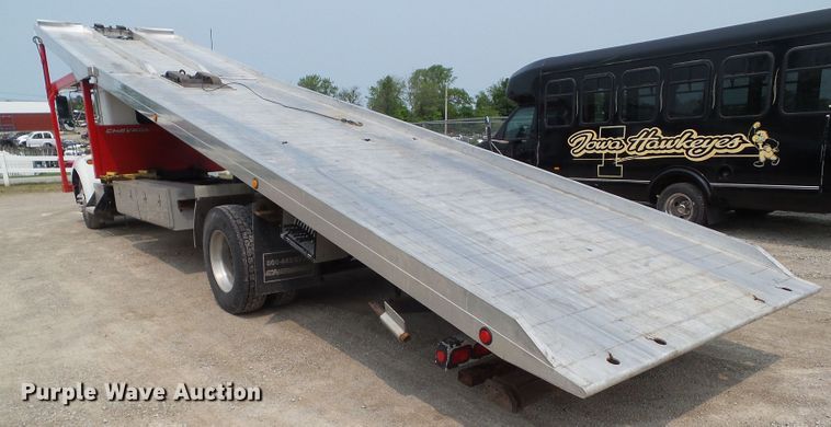 image for item DF0771 2006 Kenworth T300 rollback truck