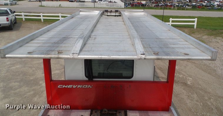 image for item DF0771 2006 Kenworth T300 rollback truck