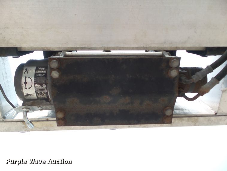 image for item DF0771 2006 Kenworth T300 rollback truck