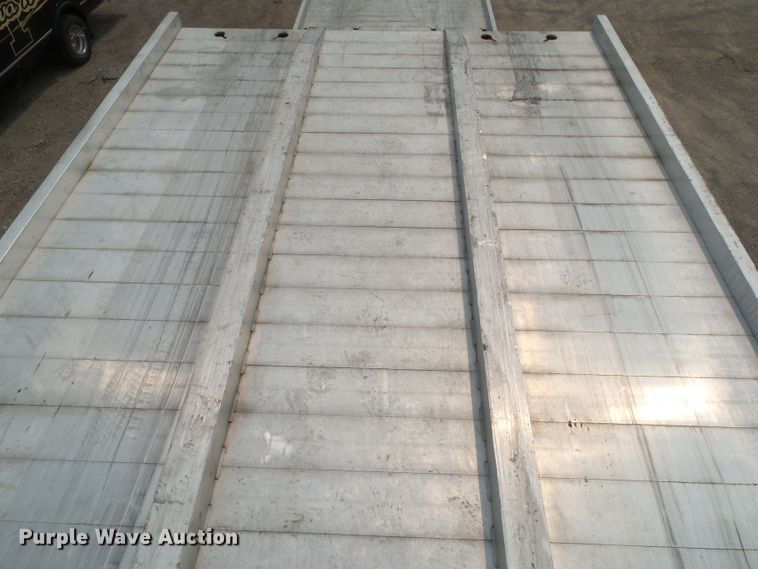 image for item DF0771 2006 Kenworth T300 rollback truck