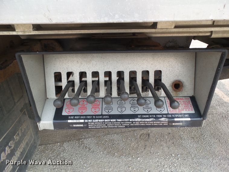 image for item DF0771 2006 Kenworth T300 rollback truck