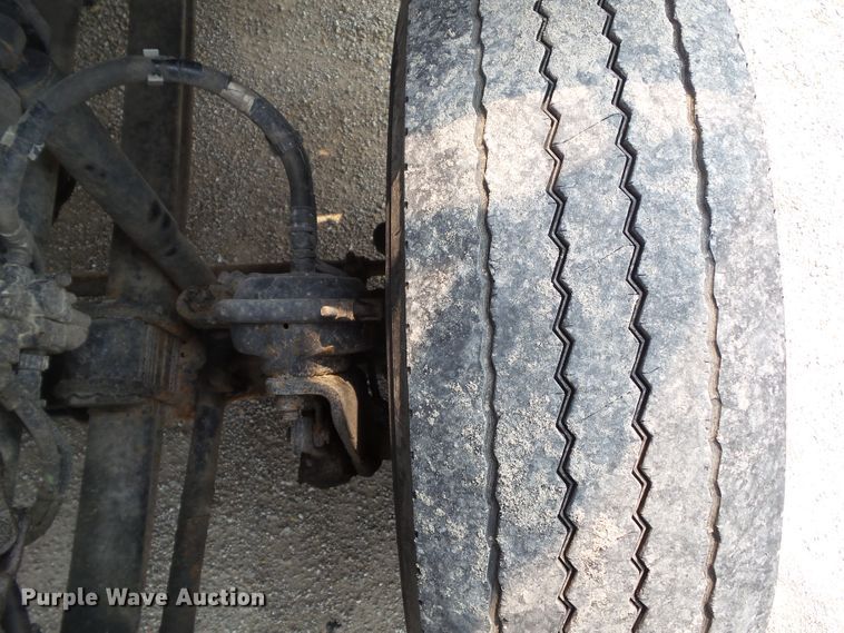 image for item DF0771 2006 Kenworth T300 rollback truck