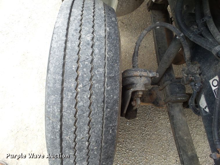 image for item DF0771 2006 Kenworth T300 rollback truck