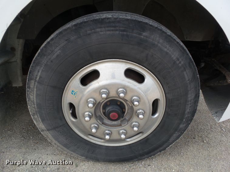 image for item DF0771 2006 Kenworth T300 rollback truck