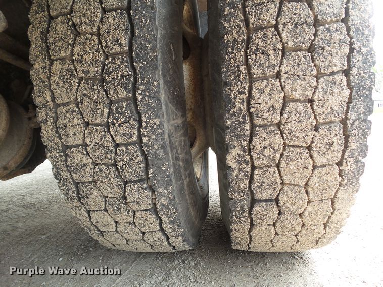 image for item DF0771 2006 Kenworth T300 rollback truck